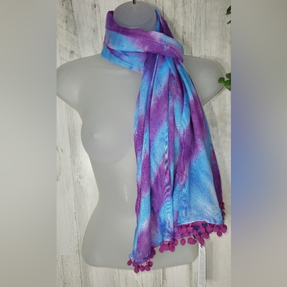 NWT Gypsy 05 Tie Dye Pom Pom Edges Scarf/Sarong - Picture 2 of 8